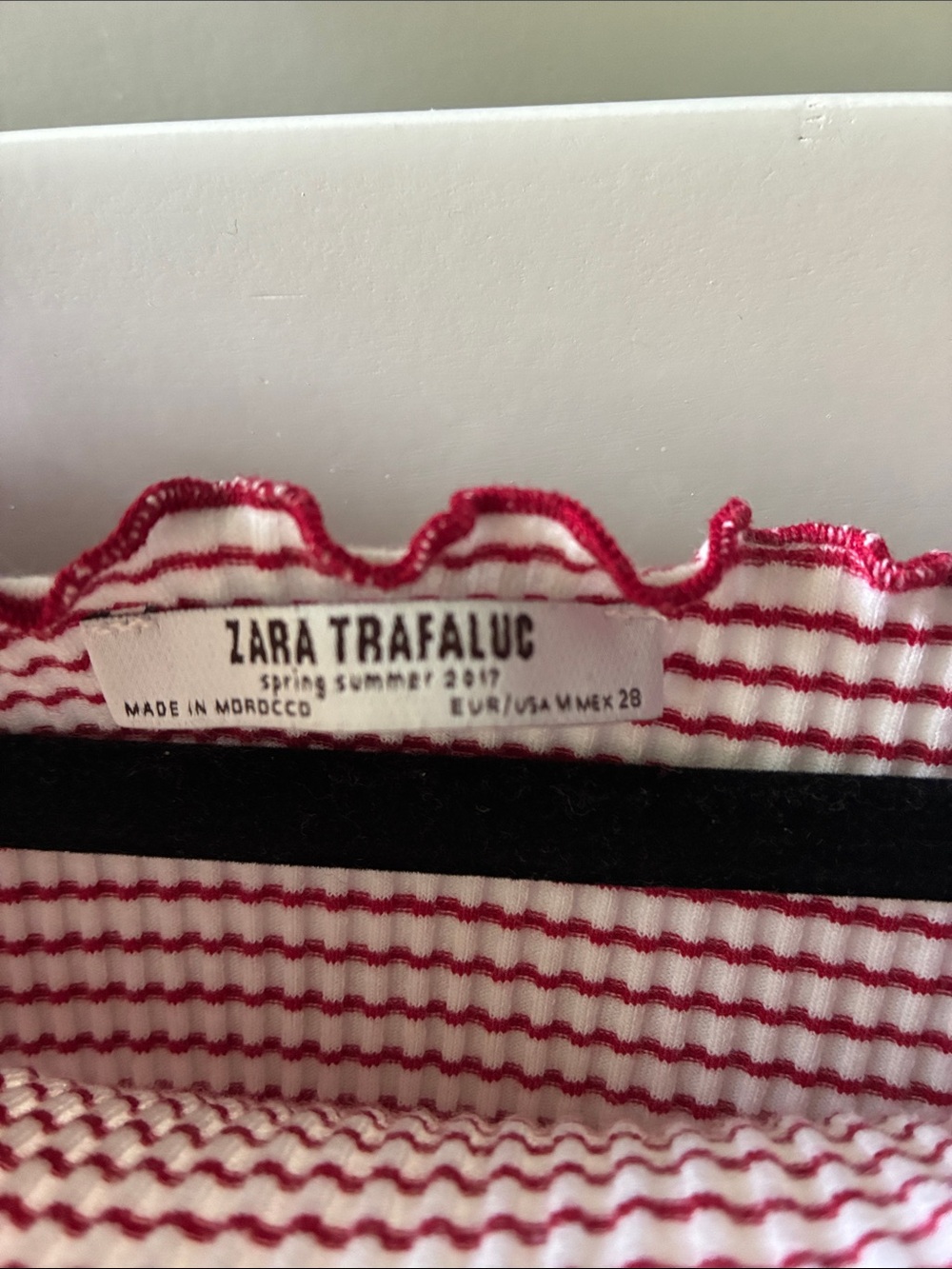 Zara Women’s Red Gingham Ribbed Ruffle Off-Shoulder Top - Picture 3 of 3